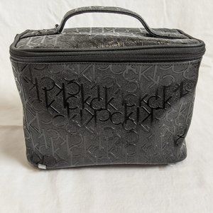 Calvin Klein Make Up Tote/Bag (Luggage)